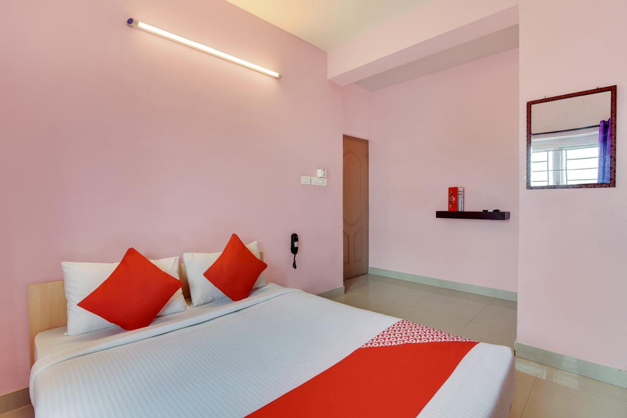 Oyo Flagship Lotus Lakeview Apartments Singānallūr Εξωτερικό φωτογραφία