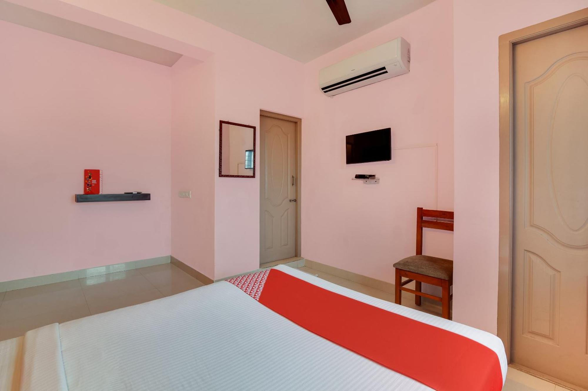 Oyo Flagship Lotus Lakeview Apartments Singānallūr Εξωτερικό φωτογραφία